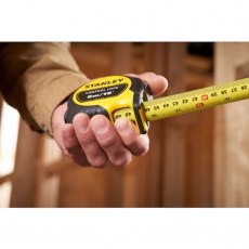 Stanley Control Lock 5m/16' (25mm wide) Tape Measure